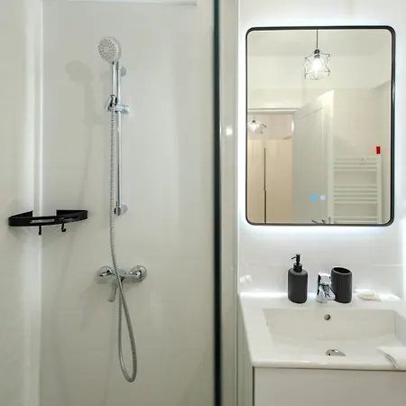 Elegant By Blvd - Comfort & Style شقة بوخارست
